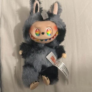 Secret Labubu - Big into energy secret labubu. Pris kan diskuteras. Låda medföljer ej.