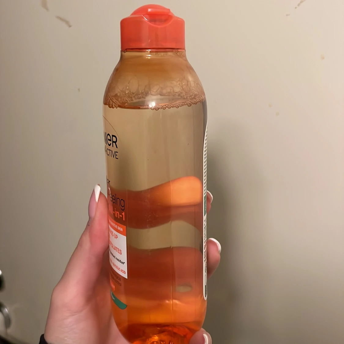 Garnier Micellar Gentle Peeling Water - 1