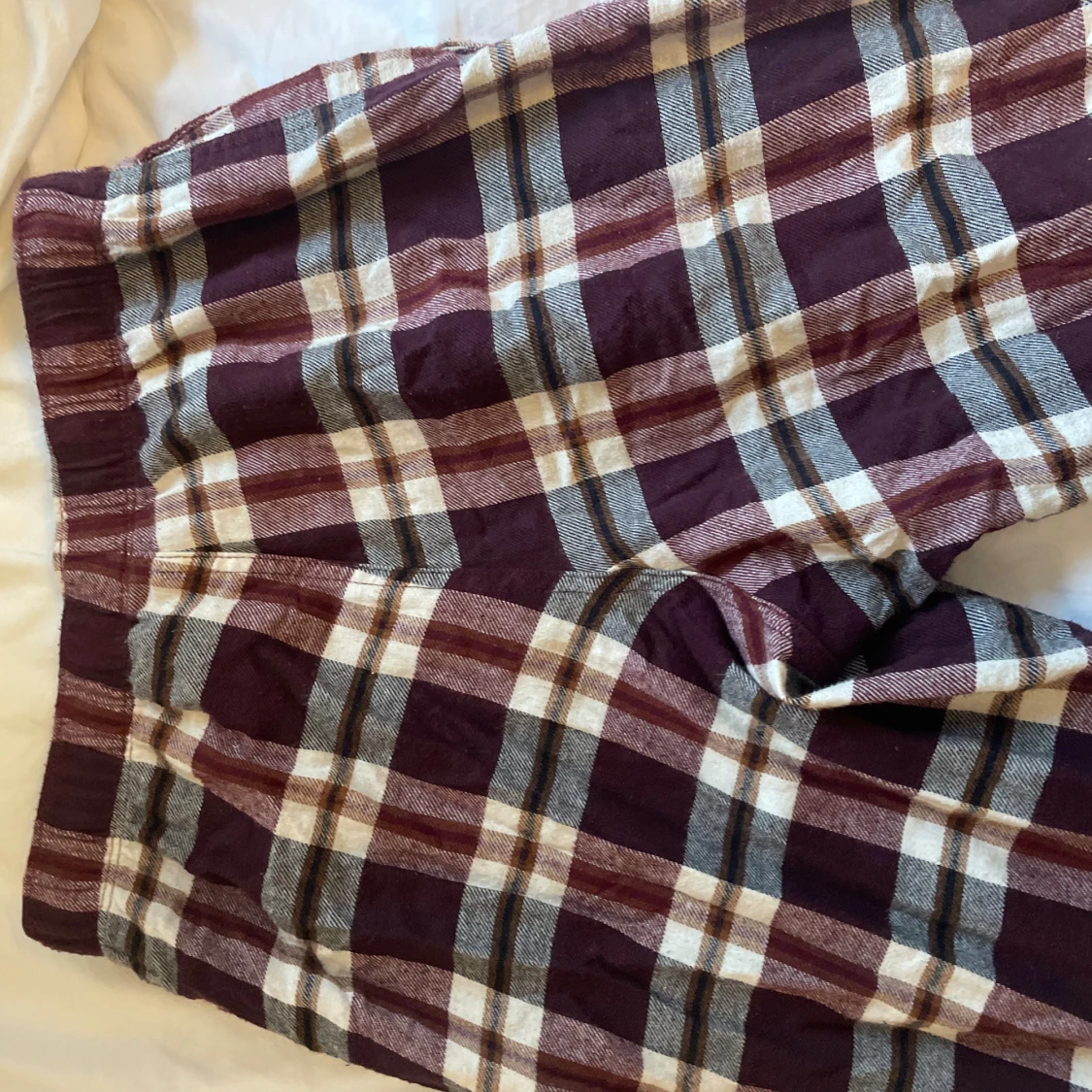 Rutig vinröd shorts från H&M - 1