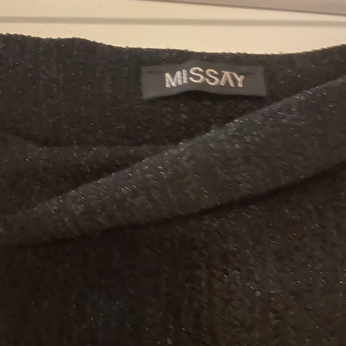 Svart glittrig volangkjol från Missay - 1