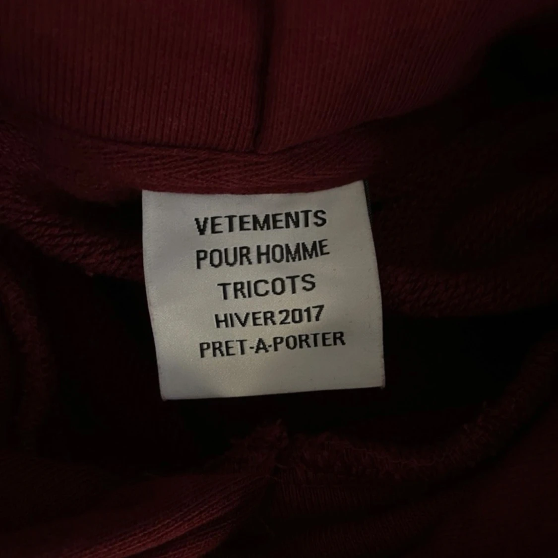 Vinröd hoodie Vetements AW17 - 4