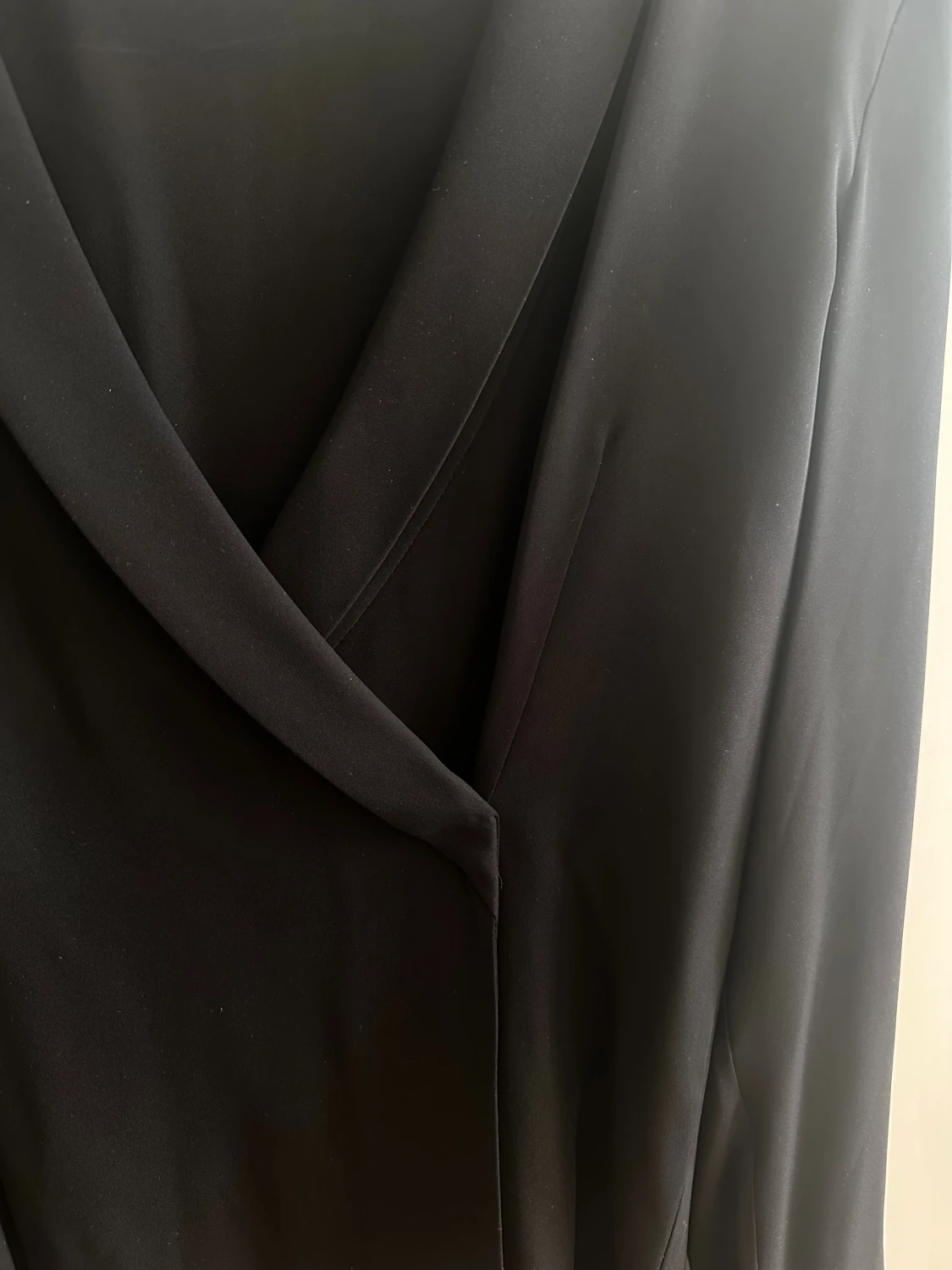 Svart omlott blus från Theory - 2