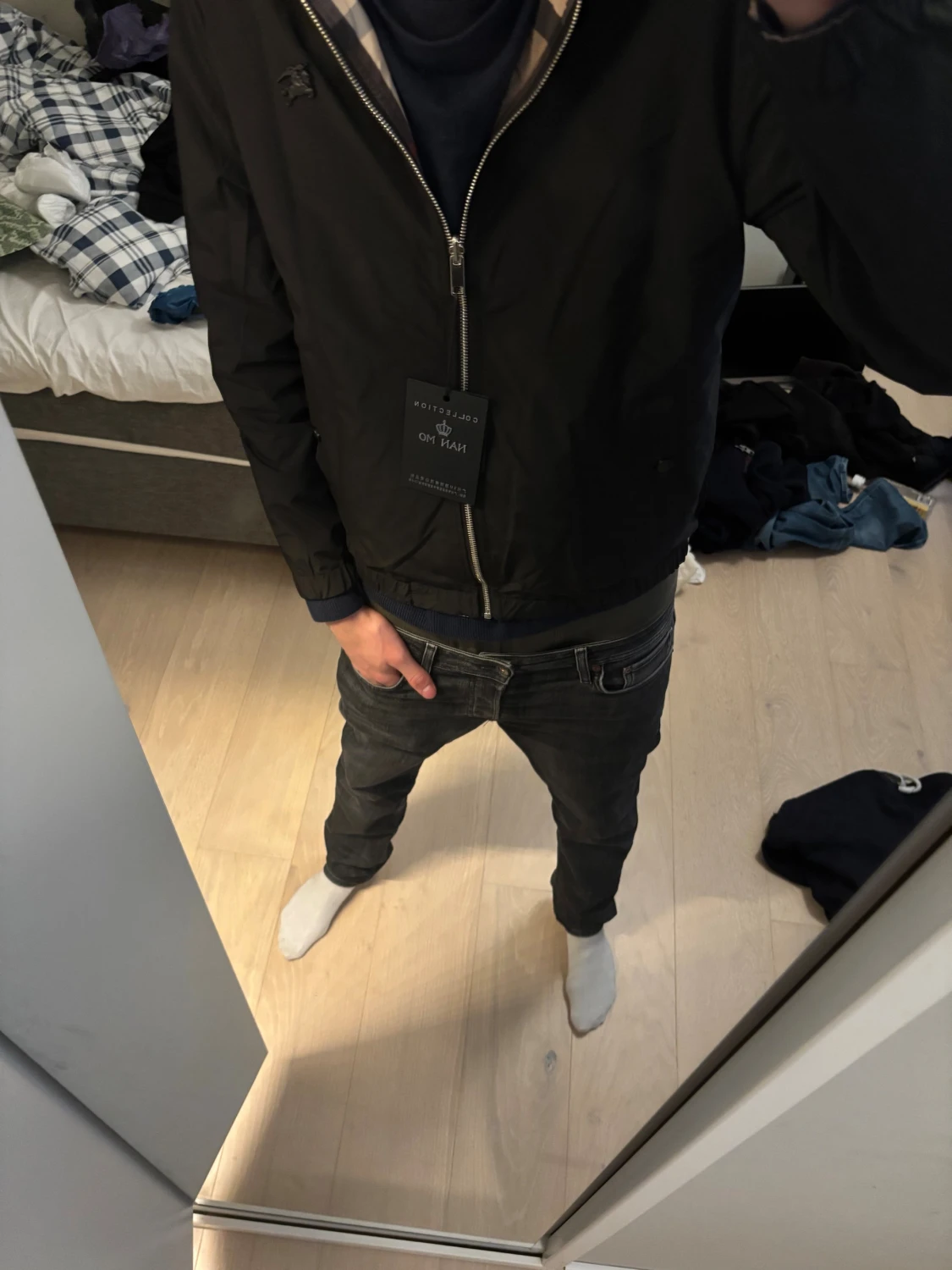 Svart vindjacka från Burburry med huva - 1