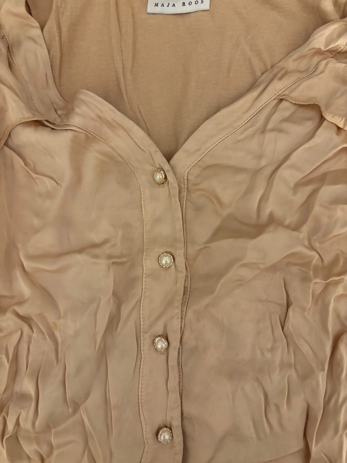 Beige blus med pärlknappar Maja Roos - 2