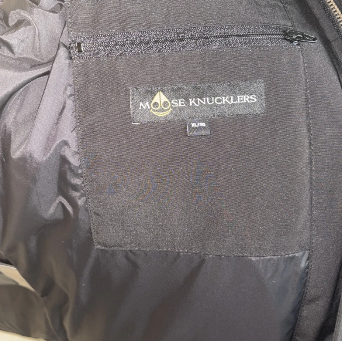 Svart dunjacka Moose Knuckles XL - 3