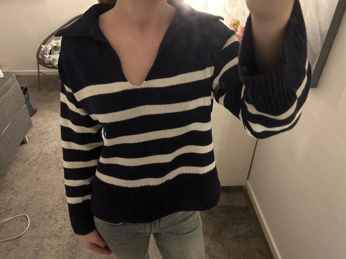 Randig stickad tröja från Gina Tricot