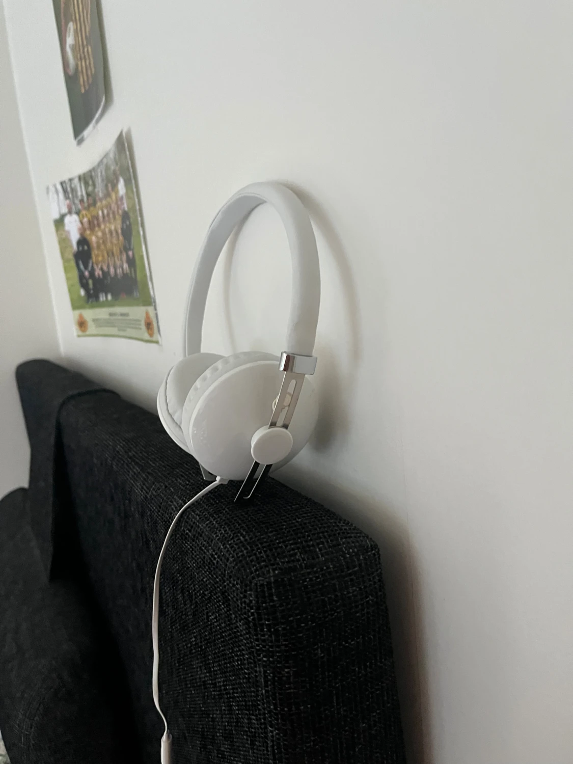 Vita kabelanslutna over-ear hörlurar - 1