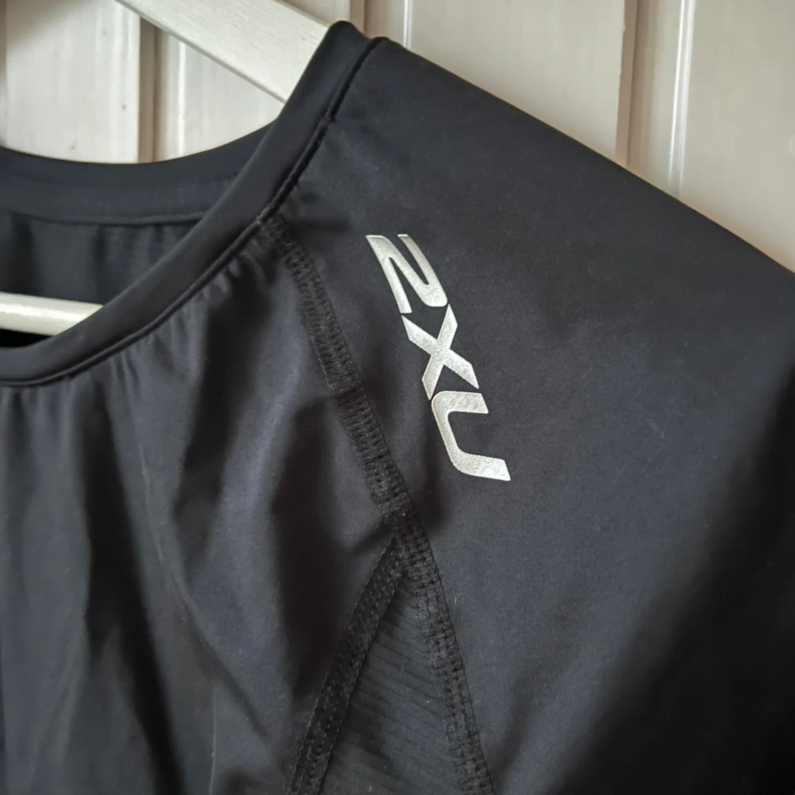 Ny svart träningströja 2XU - 1