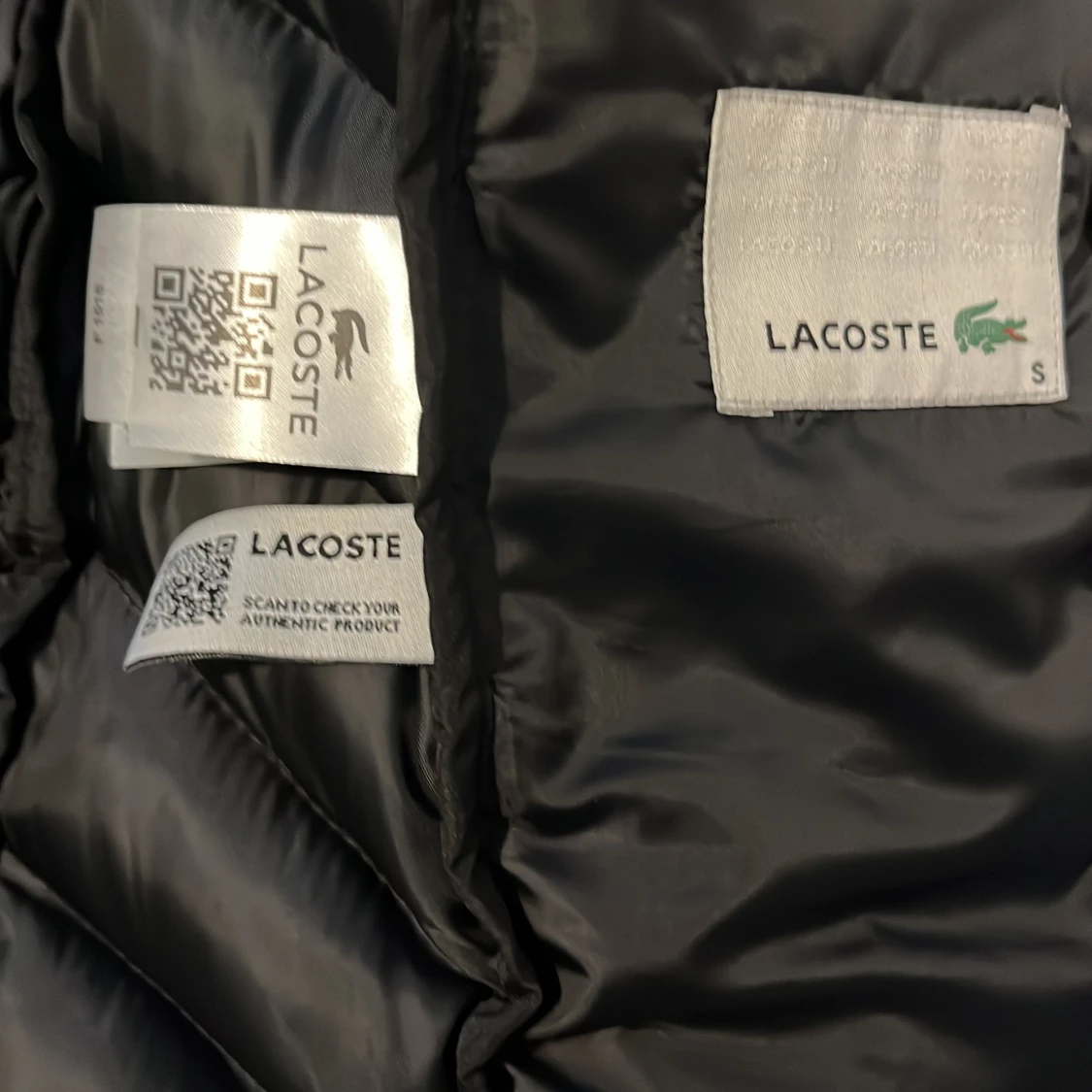 Svart pufferjacka från Lacoste helt oanvänd (passade inte mig) - 4