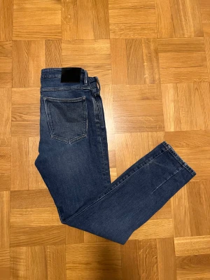 Neuw Jeans | Iggy skinny | Storlek 34:32 - Jag säljer dessa feta neuw jeans i bra skick och bra fadeing i storlek 34:32 