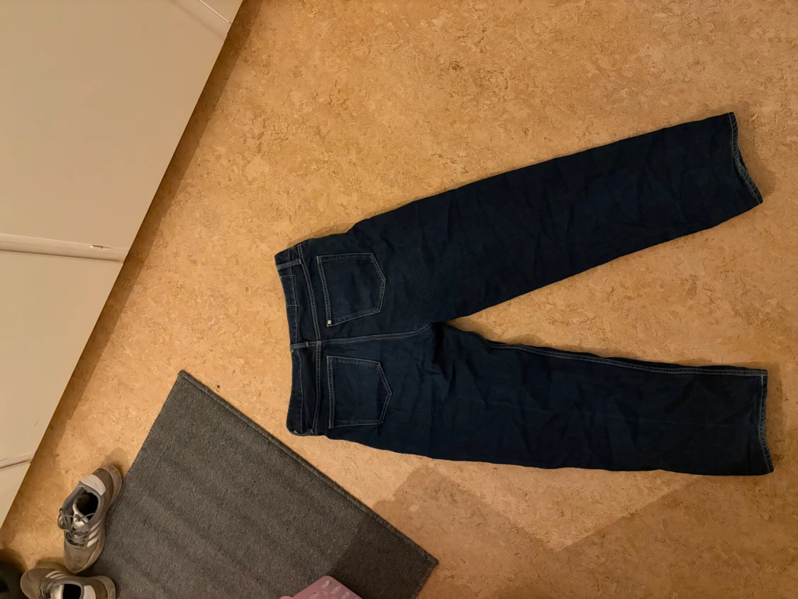 Mörkblå raka jeans - 1