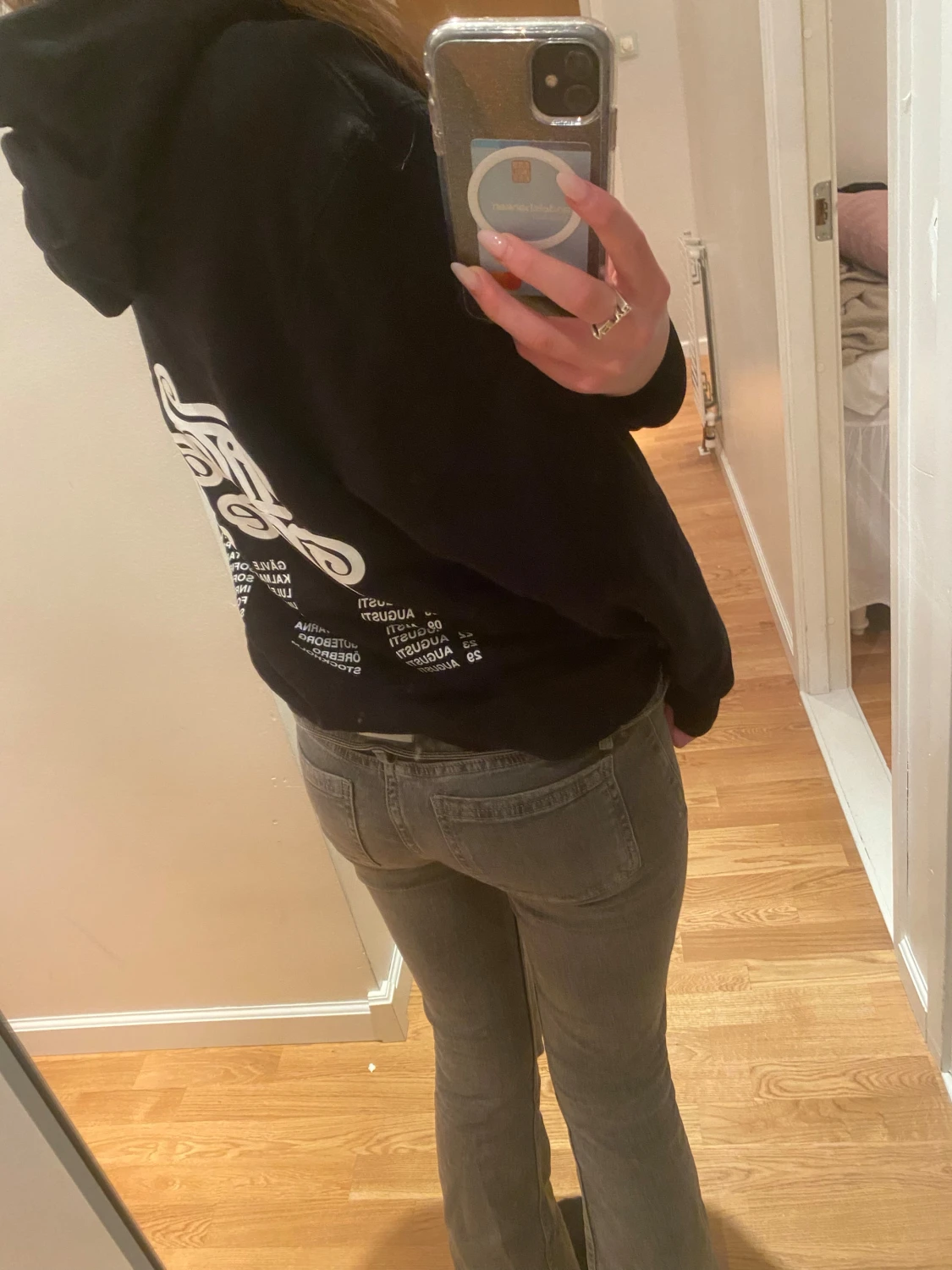 grå lågmidjade bootcut jeans  - 1