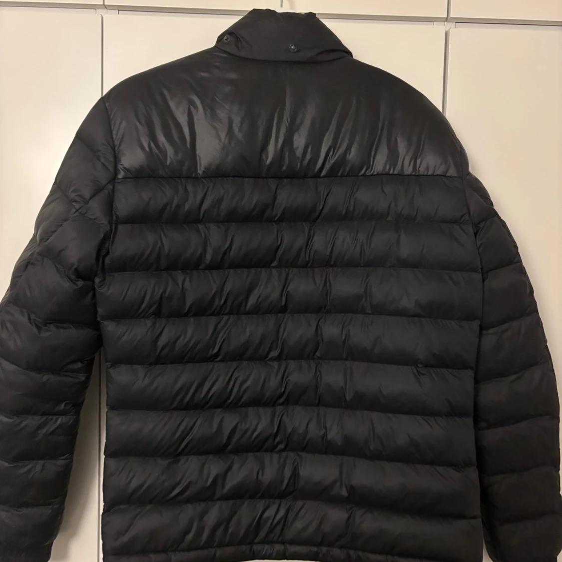 Svart pufferjacka från Hugo Boss - 1