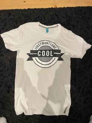 IJustWantToBeCool merch - Säljer IJustWantToBeCools första merch