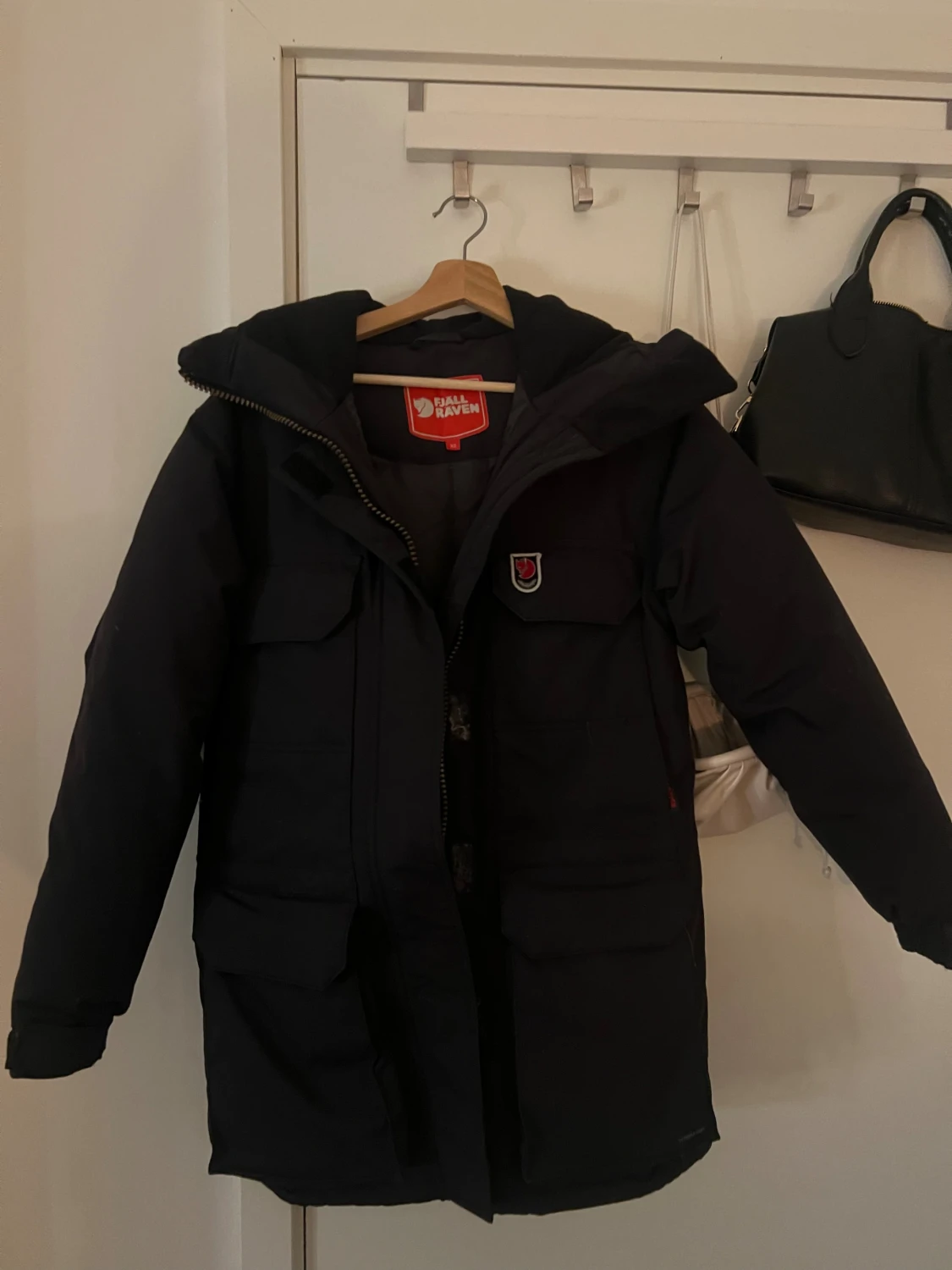 Svart Fjällräven jacka