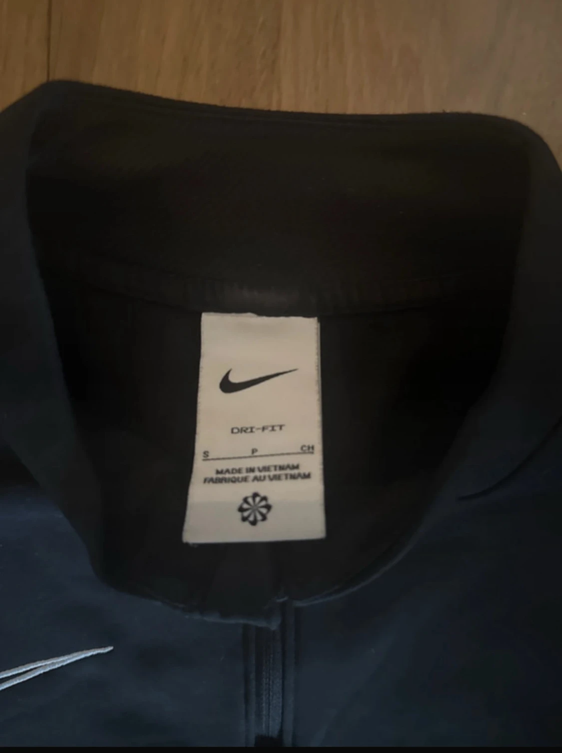 Svart Nike Dri-Fit träningströja S - 1