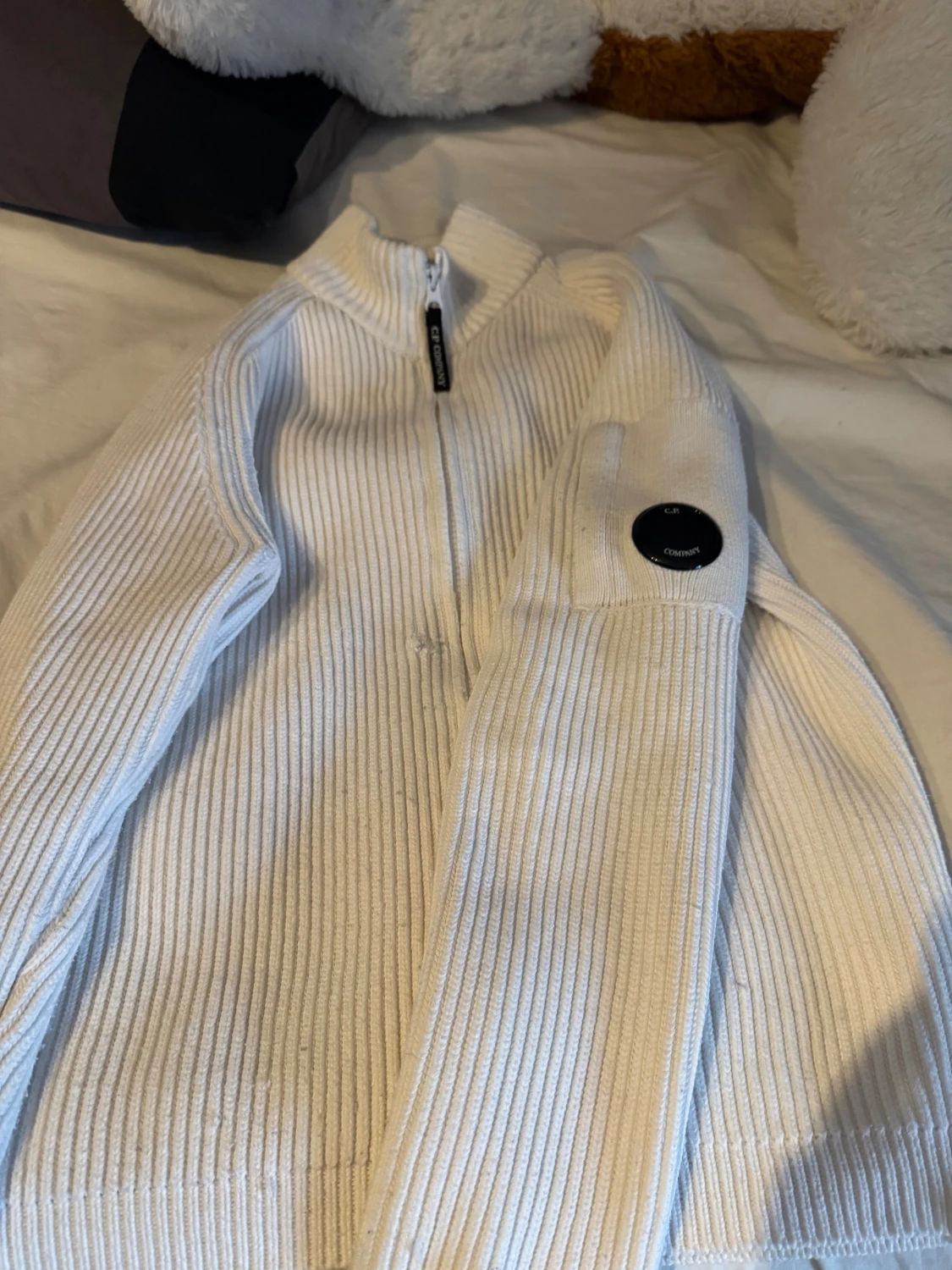 Vit ribbad kofta från C.P. Company