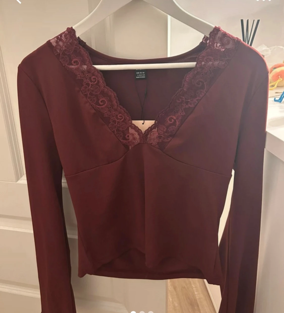 Vinröd långärmad topp från SHEIN BAE