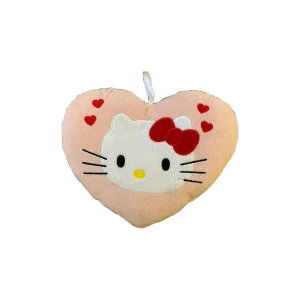 hello kitty kudde - fin hello kitty kudde med små defekter så som några trådar bort och liknande (se bild 3 & 4) | skriv gärna om du har några frågor <3