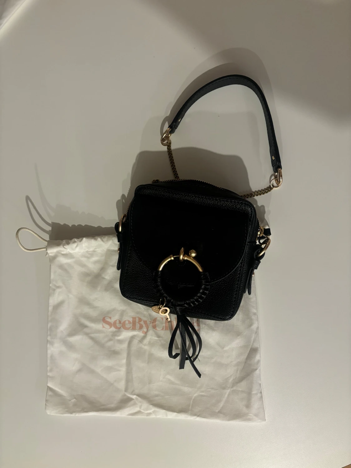 Svart axelväska från See By Chloé