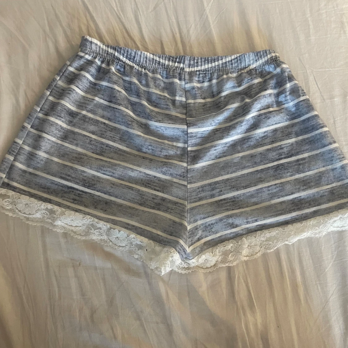 Mjuk pyjamas set med spets - 2