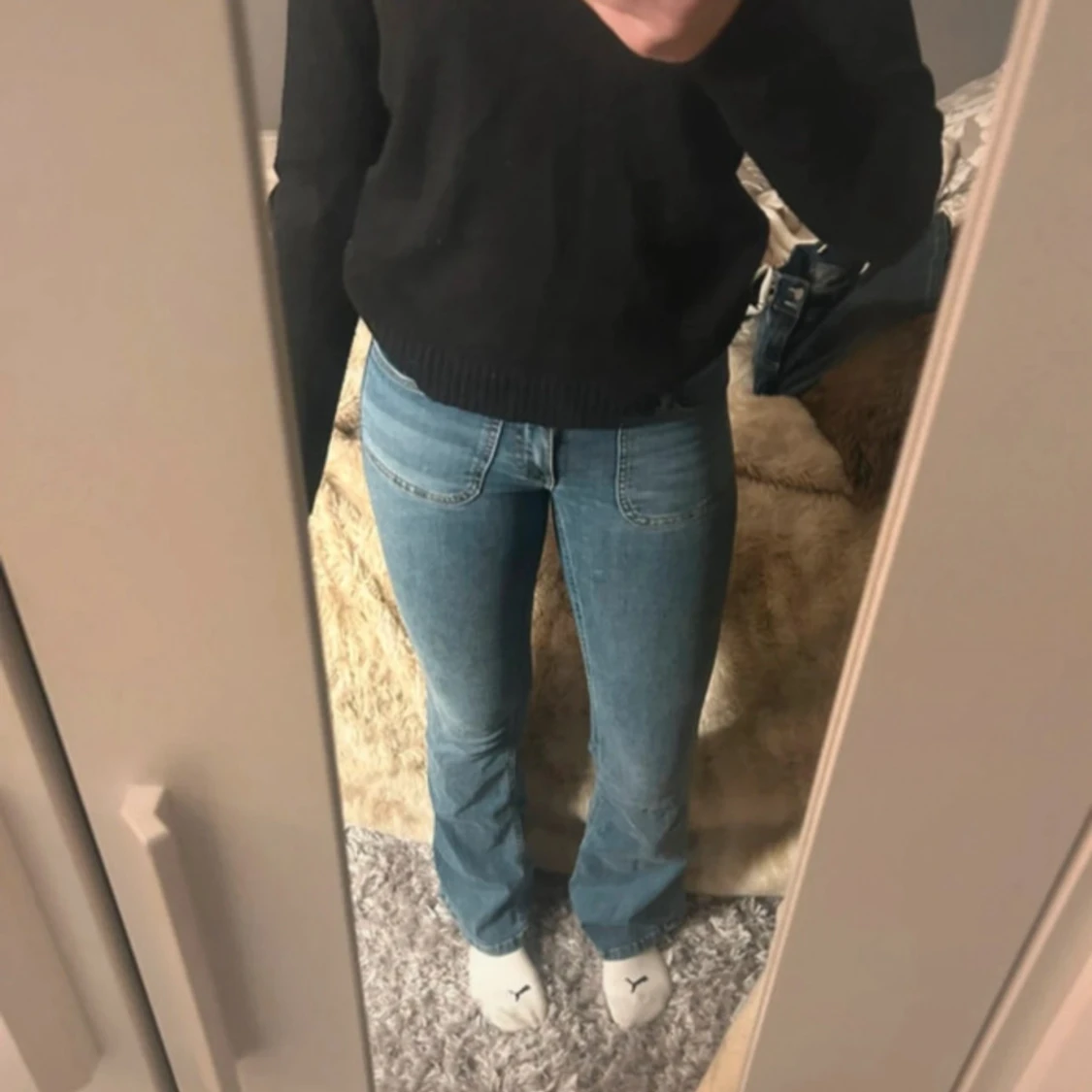 Blå bootcut jeans med fickdetaljer - 1