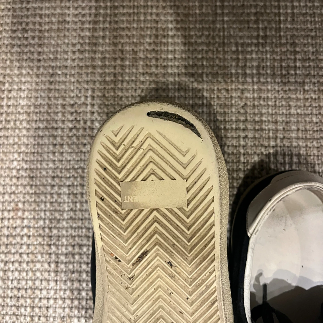 Svarta sneakers från Saint Laurent - 2