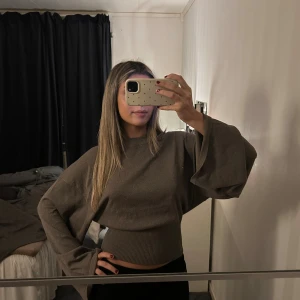 Gina tröja - Superfin tröja från gina tricot i lite glittrigt material, använd endast en gång❤️