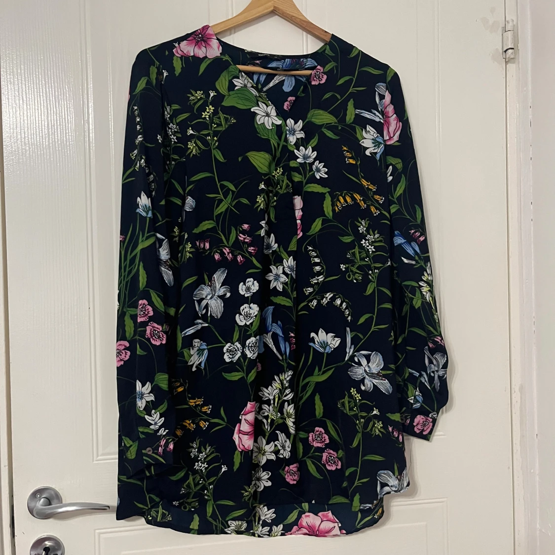 Blommig långärmad klänning från ONLY