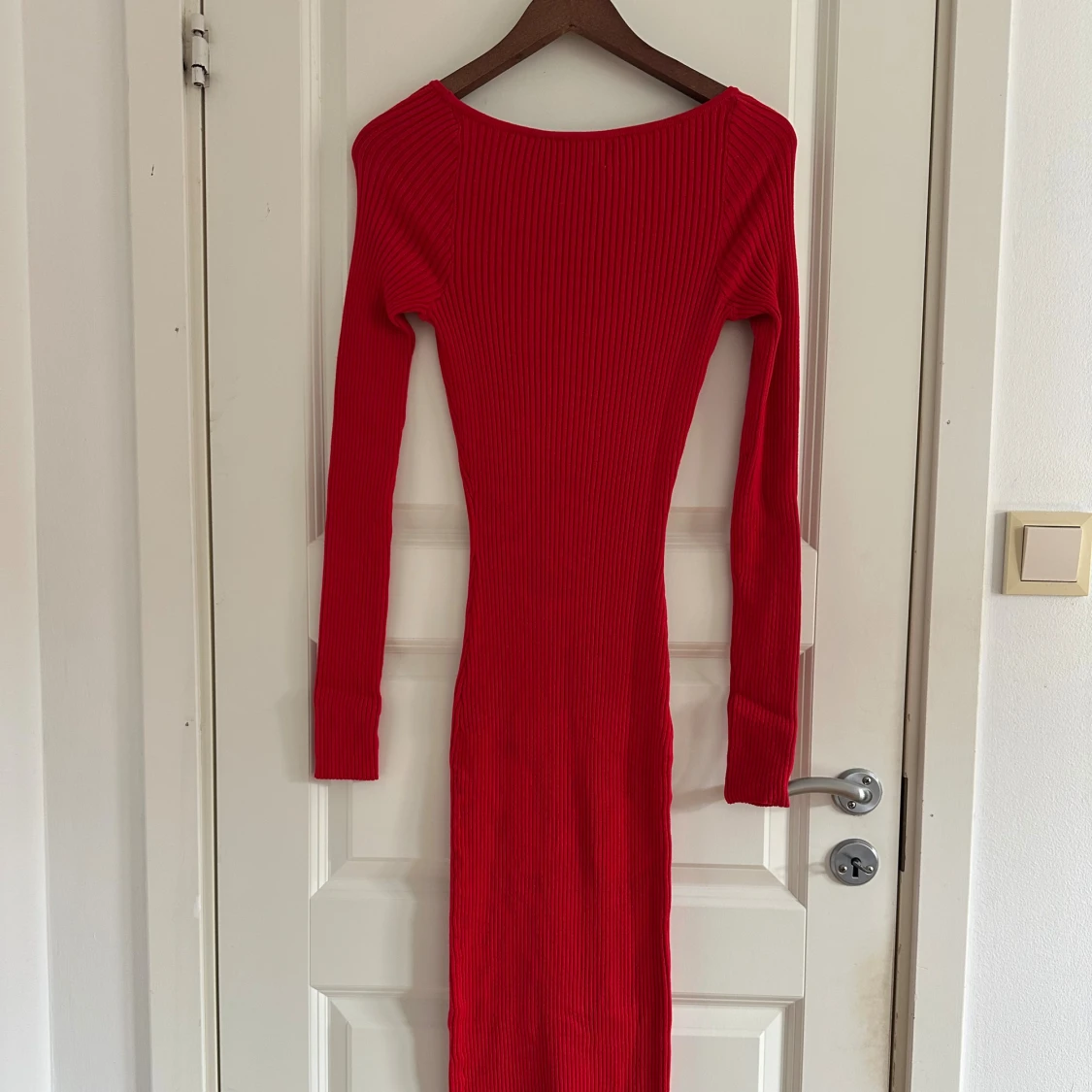 Röd ribbad långklänning från H&M - 1