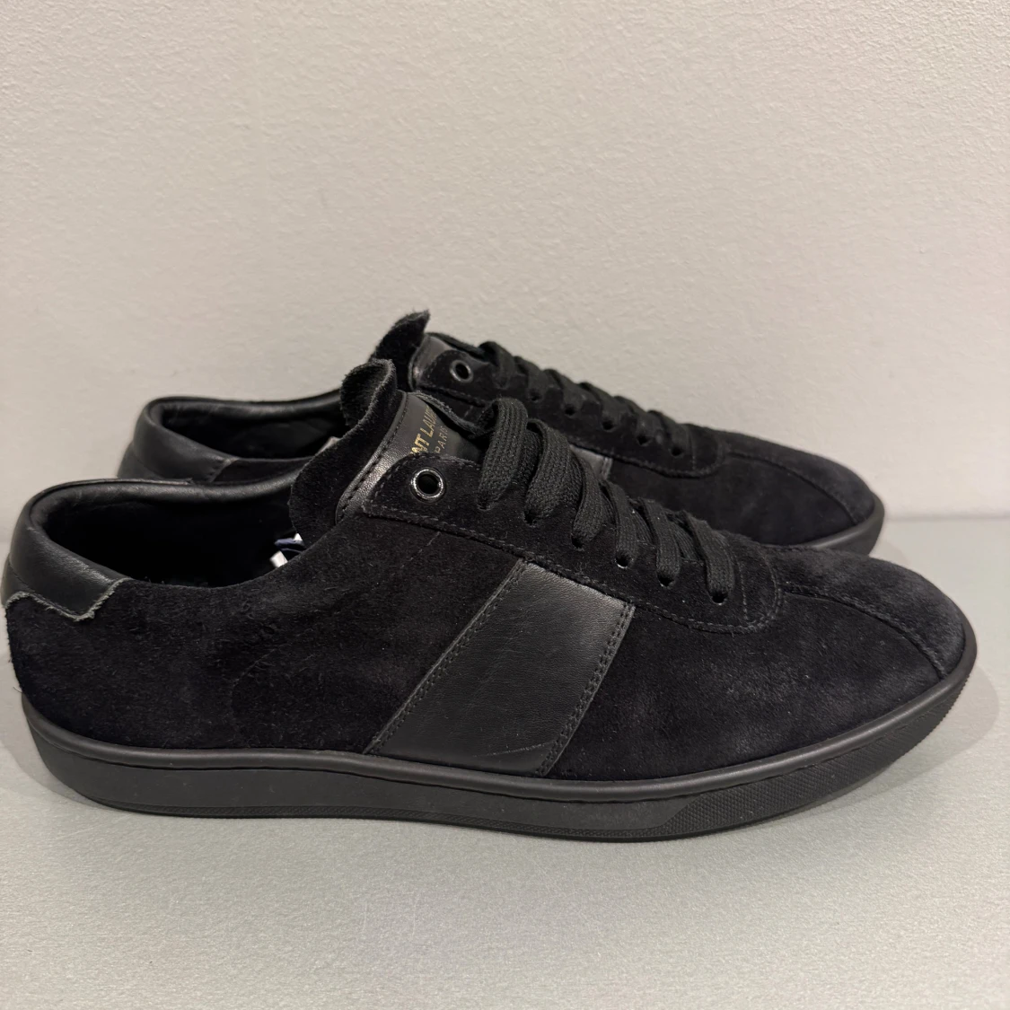 Svarta sneakers från Saint Laurent