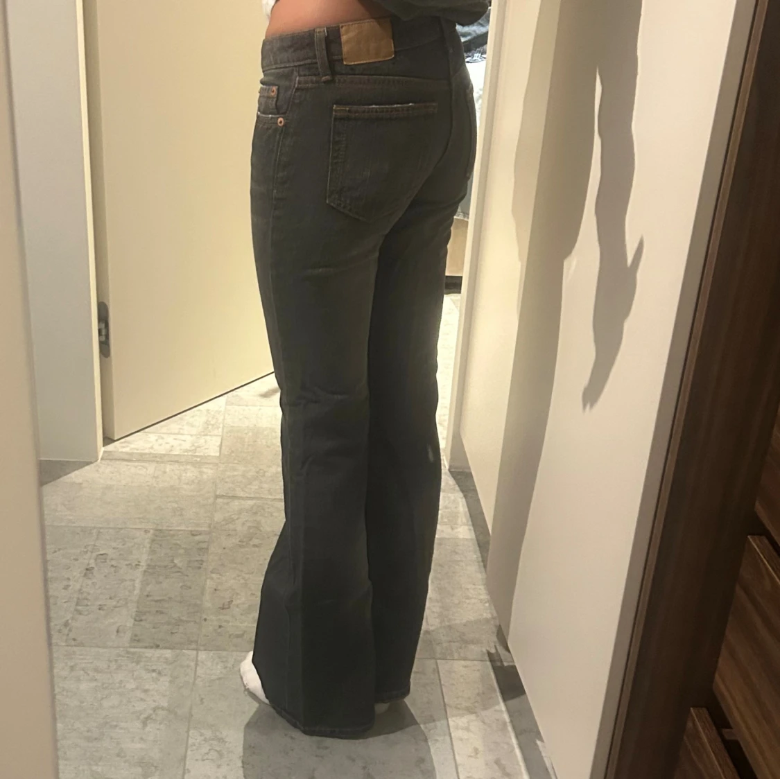  bootcut jeans mörkgrå - 1