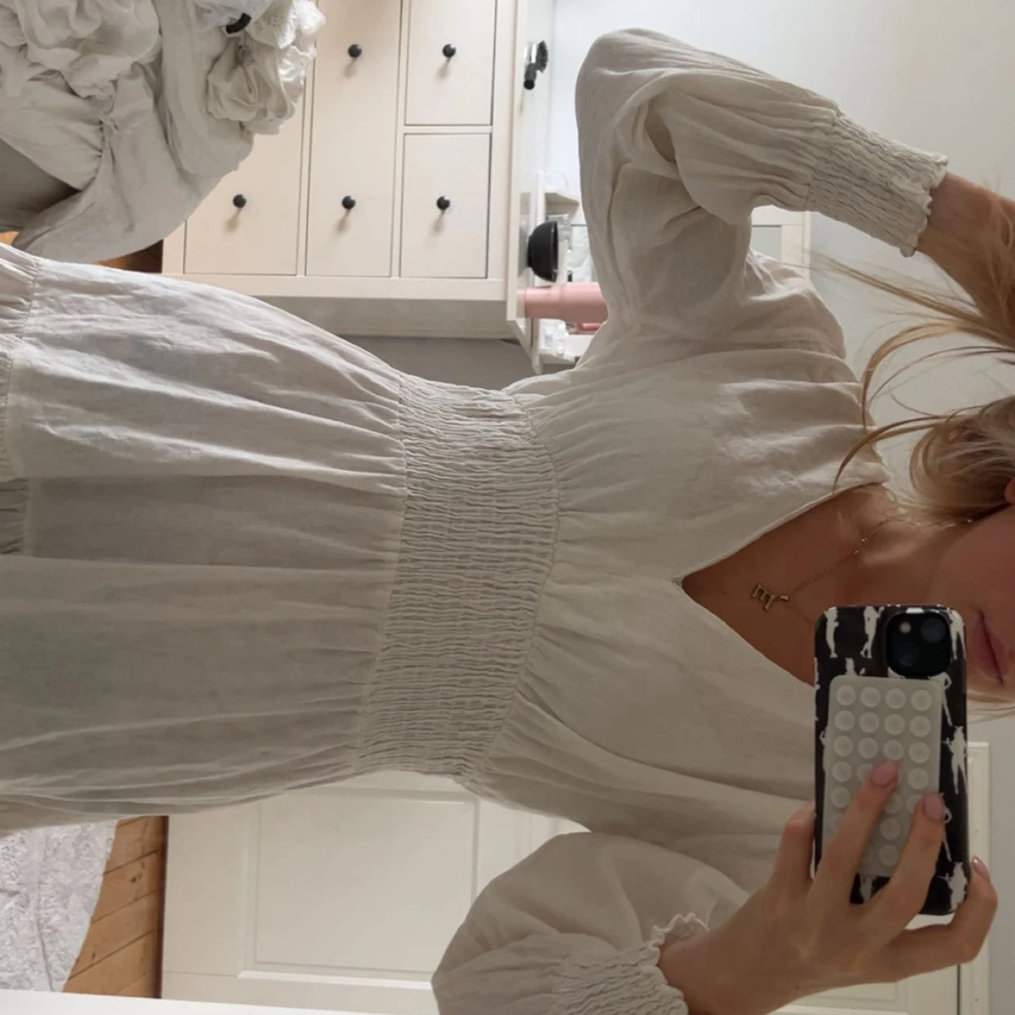 Vit kortklänning med v-ringning Zara - 3