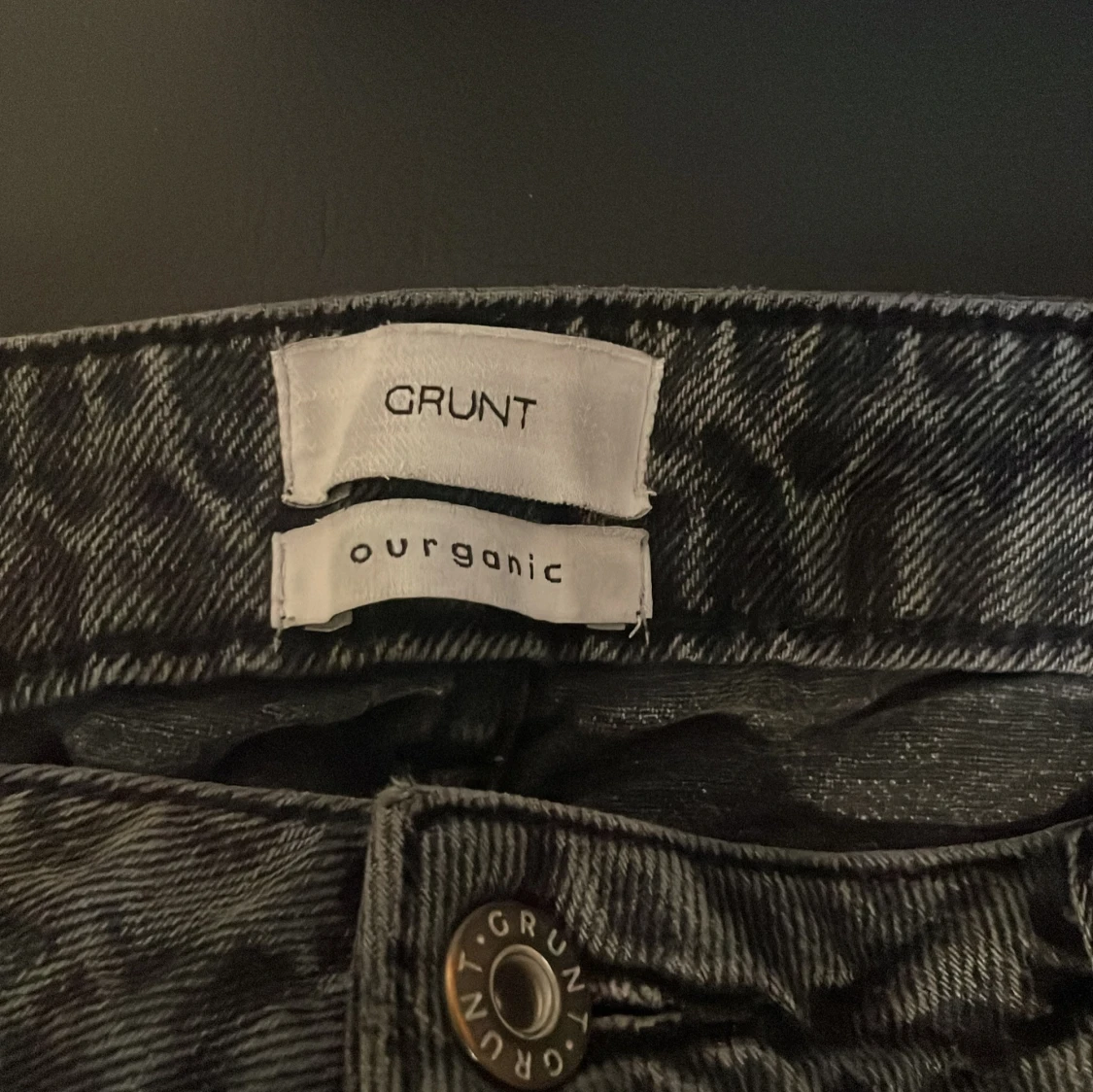 Svarta loose fit jeans från Grunt - 2
