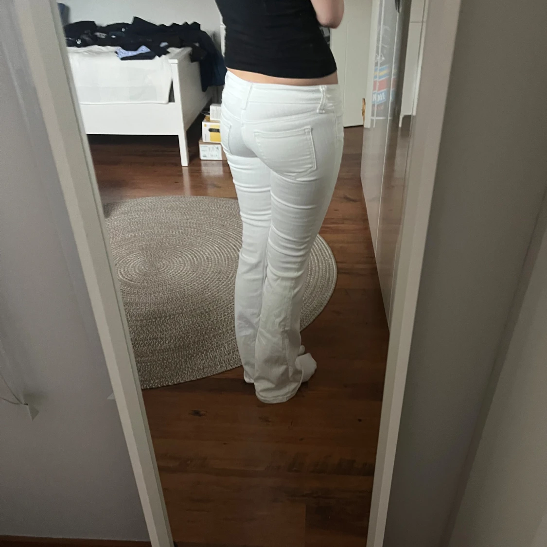 Vita bootcut jeans med låg midja - 1