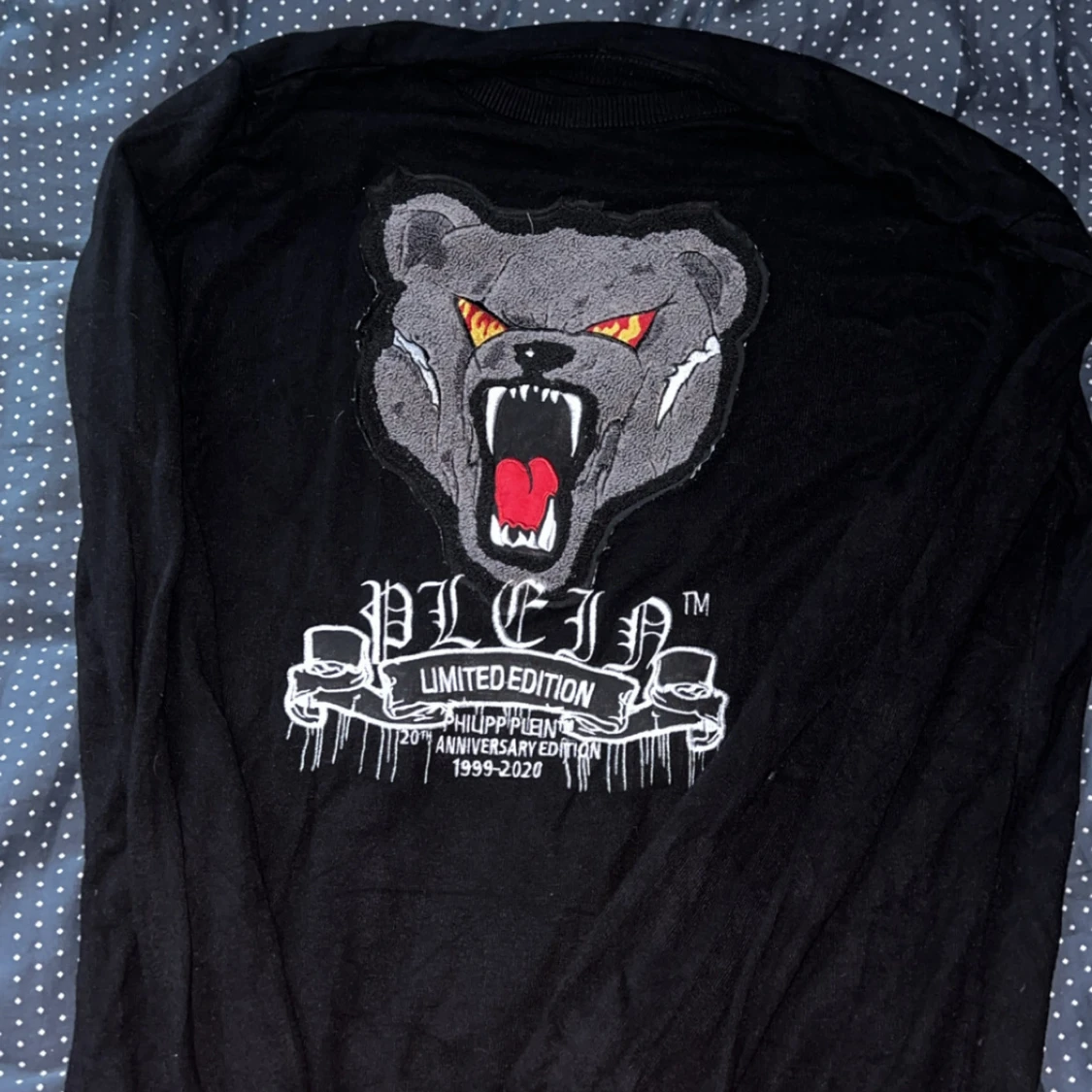 Svart tröja från Philipp Plein med björn