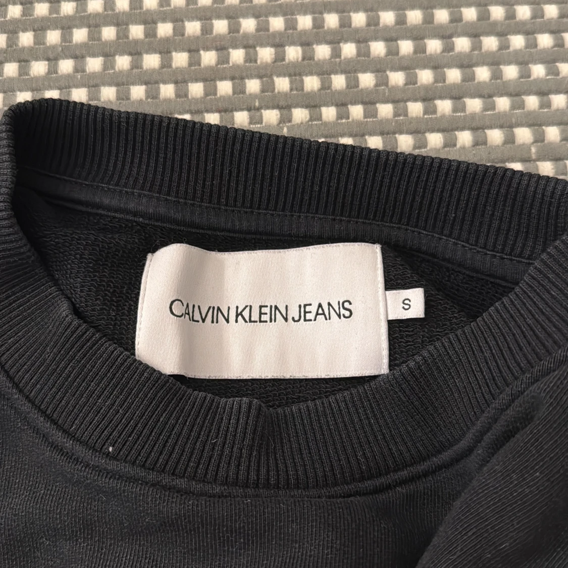 Svart sweatshirt från Calvin Klein Jeans - 2