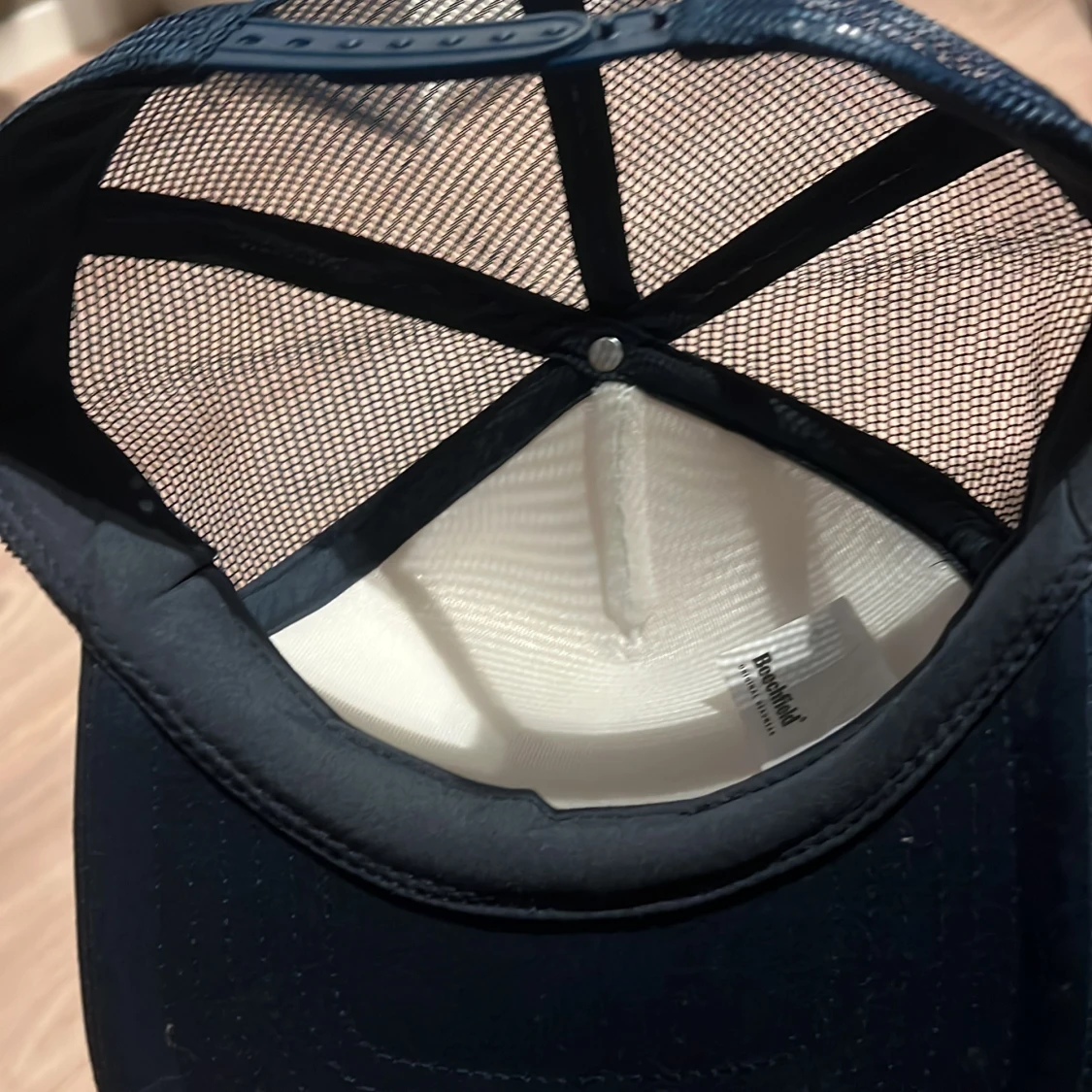 Vit och marinblå truckerkeps Beechfield - 3