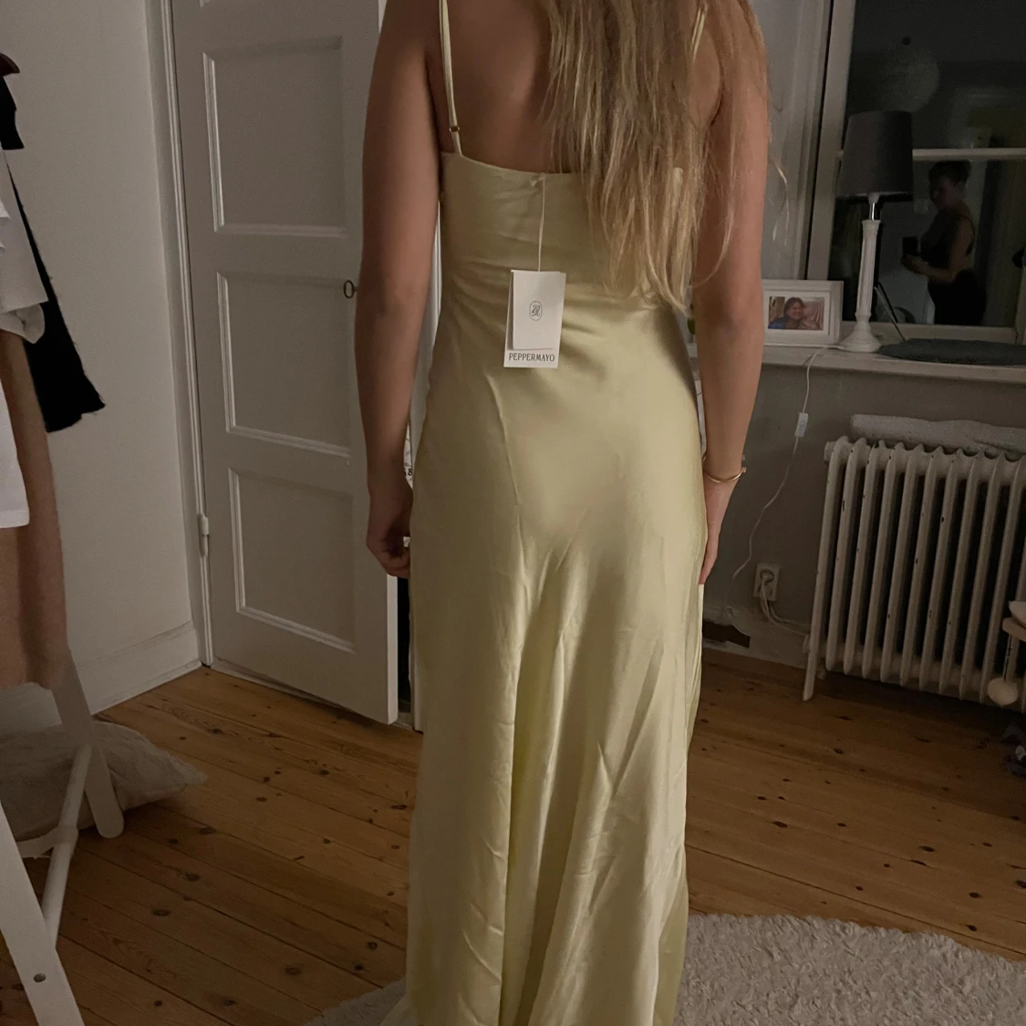 Ljusgul långklänning från Peppermayo - 1