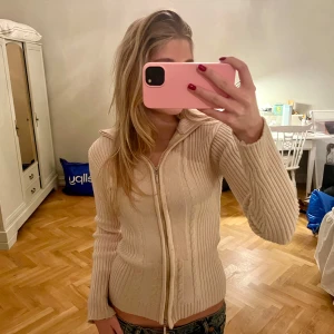 Stickad zip tröja - Ljus rosa/beige super söt tröja🩷🤭