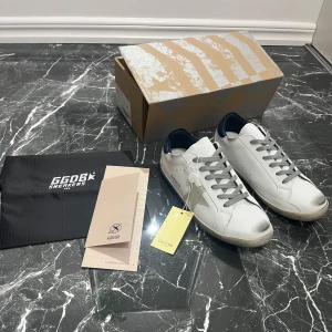 Golden goose  - Sprillans nya skor! Vid minsta fundering, kontakta mig✔️