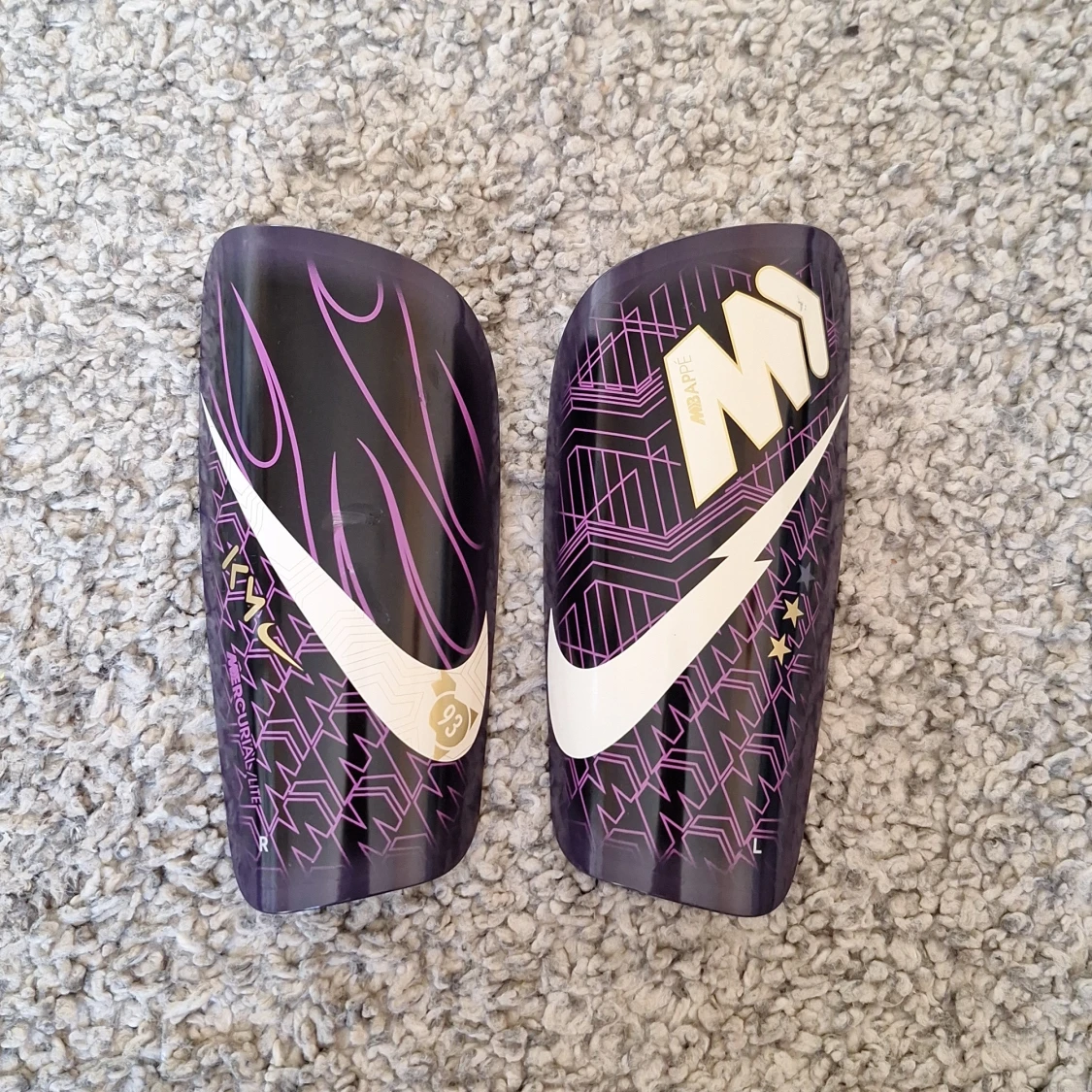 Nike Mercurial Lite "Kylian Mbappé" benskydd