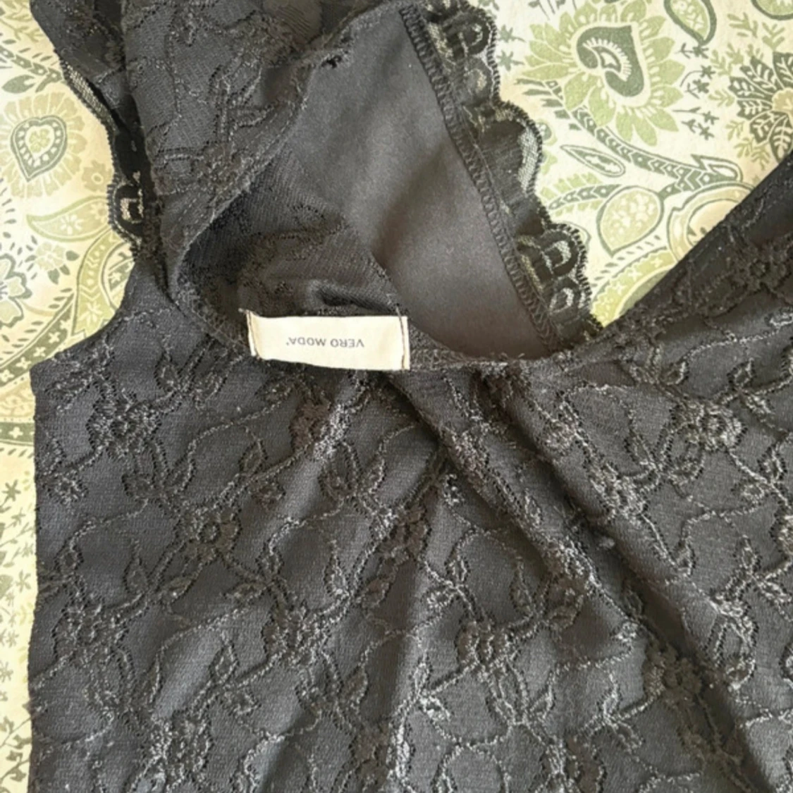 Svart spetsblus från Vero Moda - 3