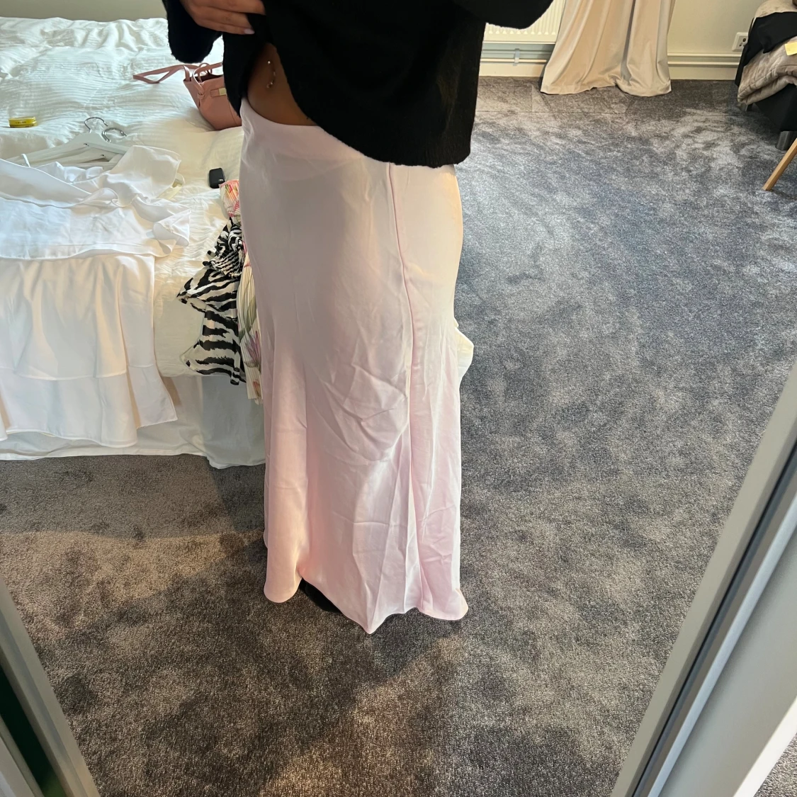 Ljusrosa satinkjol - 2