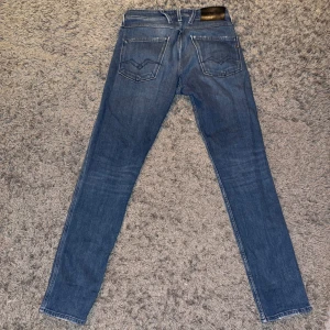 Blå Replay anbass jeans  - Storlek w30