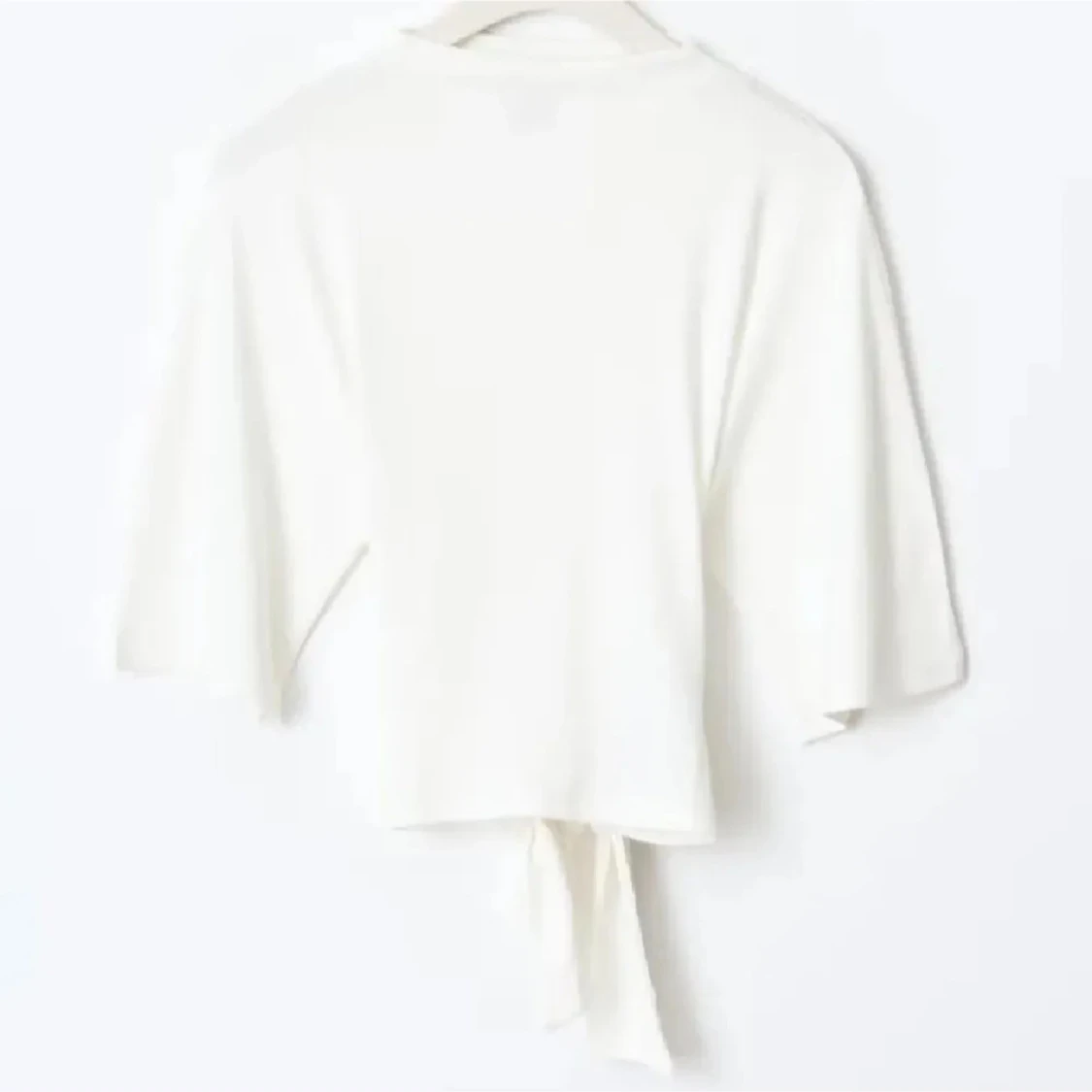 Vit croppad topp med knyt i ryggen - 3