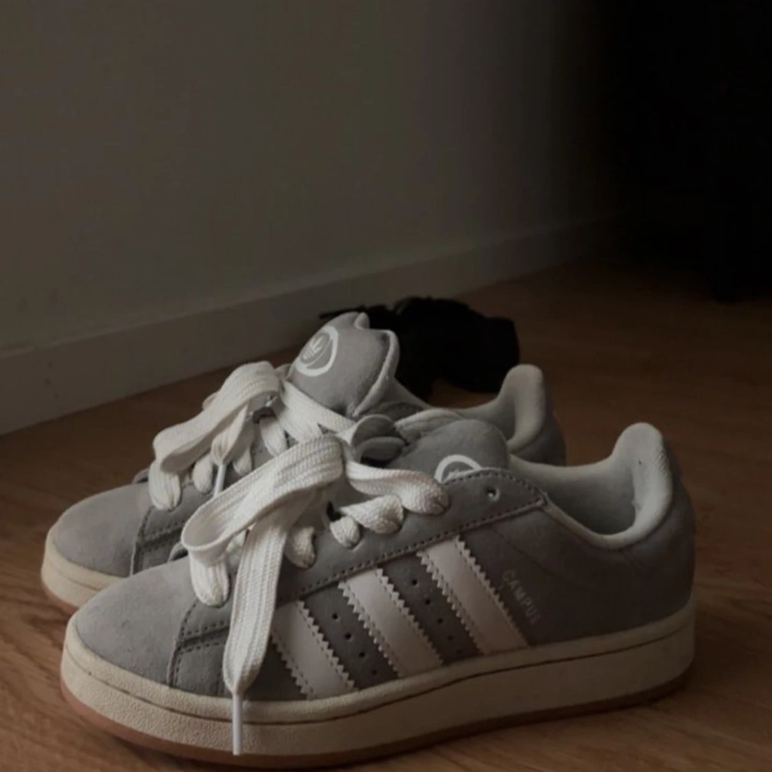 Grå Adidas Campus sneakers  - 2