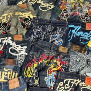 Christian Audigier jeans, ed Hardy, wax actionwear - SÖKER Christian audigier/ed Hardy/wax actionwear jeans! Jeans med stora tryck