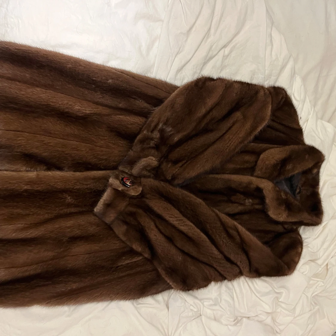 Lång brun pälskappa från Saga Mink - 2