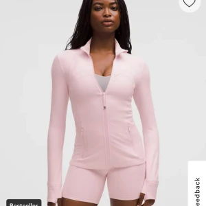 Define jacket  - Säljer en helt ny define jacket i storlek xs. KöptesTT25 för 1280kr. Säljer för 1200kr. Helt slutsåld i de flesta storlekarna. 